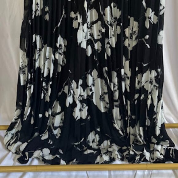 Jessica Howard Black/White Floral Maxi 24W - Picture 9 of 12